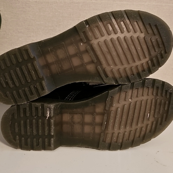 Dr Martens Black Boots Pull On 1460 W Womens Shiny Black Size US 7 - Picture 3 of 11